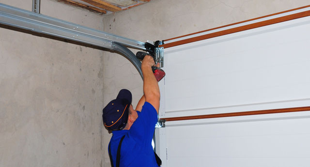 Garage Door Repairmen Falls Church VA